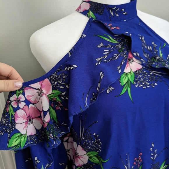 Floral cold shoulder ruffle blouse - Picture 7 of 7